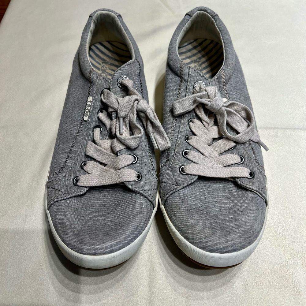 TAOS Womens size 10